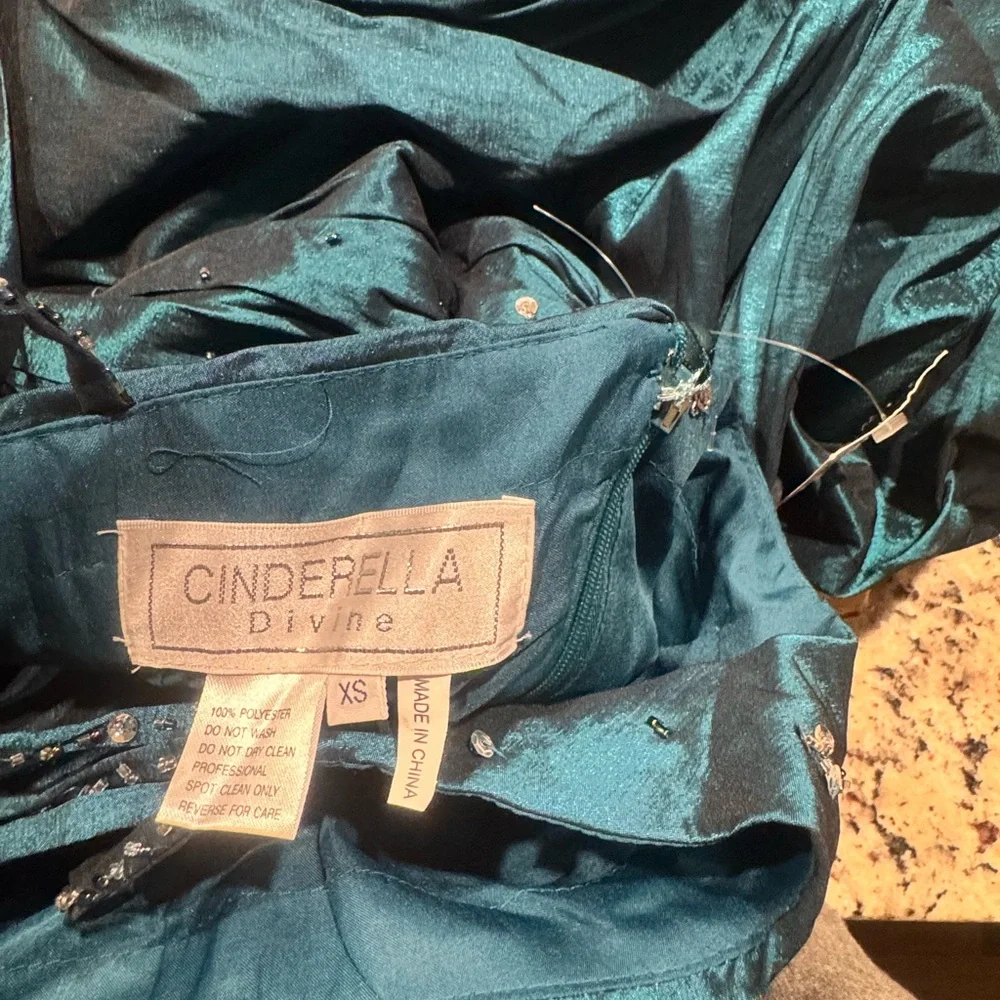 Cinderella Teal One Shoulder Dress - Picture 5 of 12